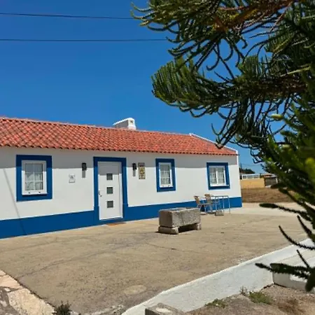 Casa Isqueiro Holiday home Cela (Leira)