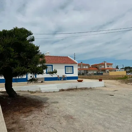 Casa Isqueiro Holiday home Cela (Leira)